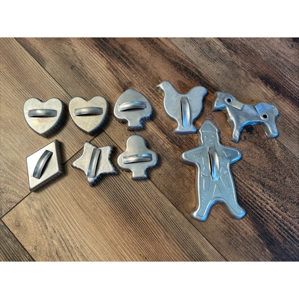 Vintage Metal Christmas Cookie Cutters Set of 7, Assorted Shapes, Silver